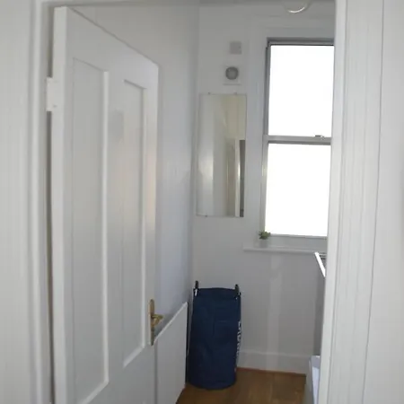 Two Bedroom Apartment In London Exterior photo