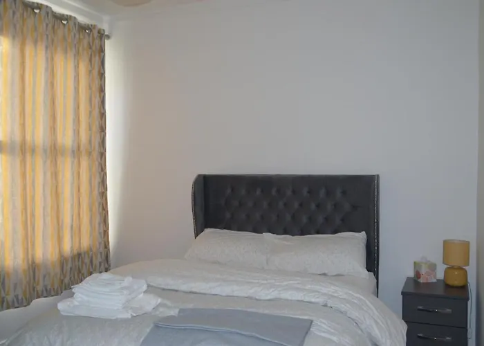Two Bedroom Apartment In London